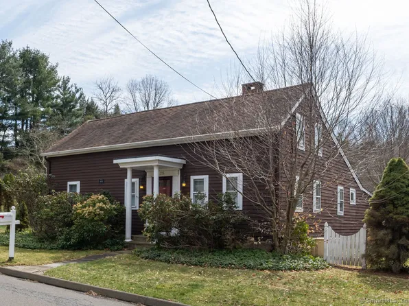 915 Tuttle Avenue, Hamden, CT 06518