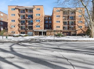 2001 Sherman Ave APT 203, Evanston, IL 60201