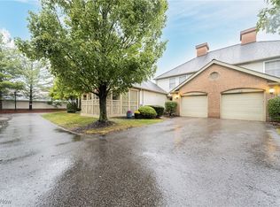3142 Village Green Dr, Westlake, OH 44145