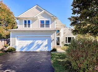1586 Oxford Cir, Grayslake, IL 60030