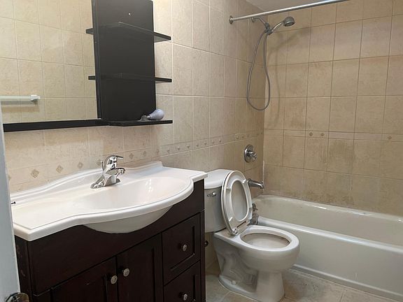4th image of 234 Bay 40th St Floor 3