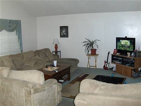 2nd image of 821 B St