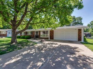 20 Elderwood Ct, Fenton, MO 63026