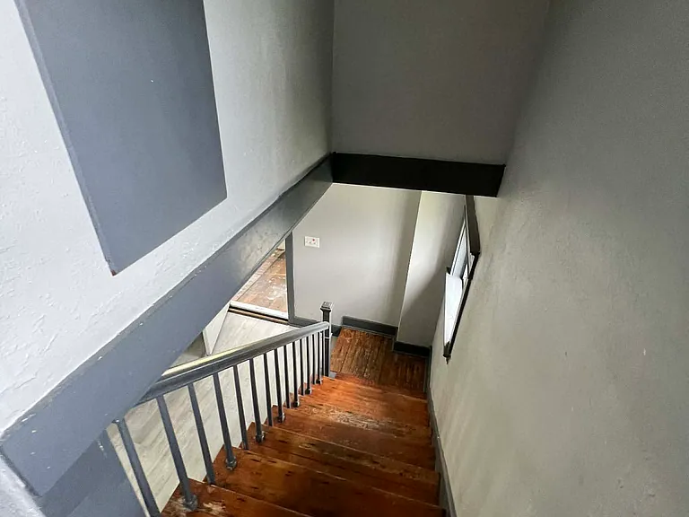1612 Clifton Ave — Photo 14