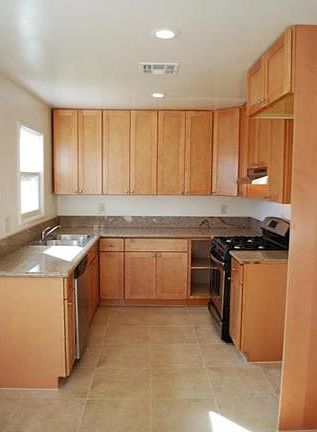 5th image of 15744 Francisquito Ave