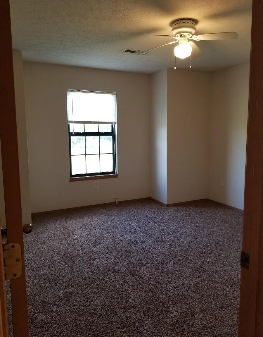 2 bed, 900 sqft, $895 — Photo 3