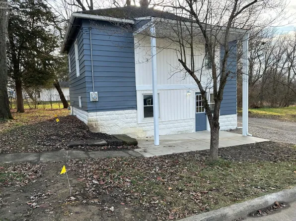 611 Woodland Ave, Willard, OH 44890