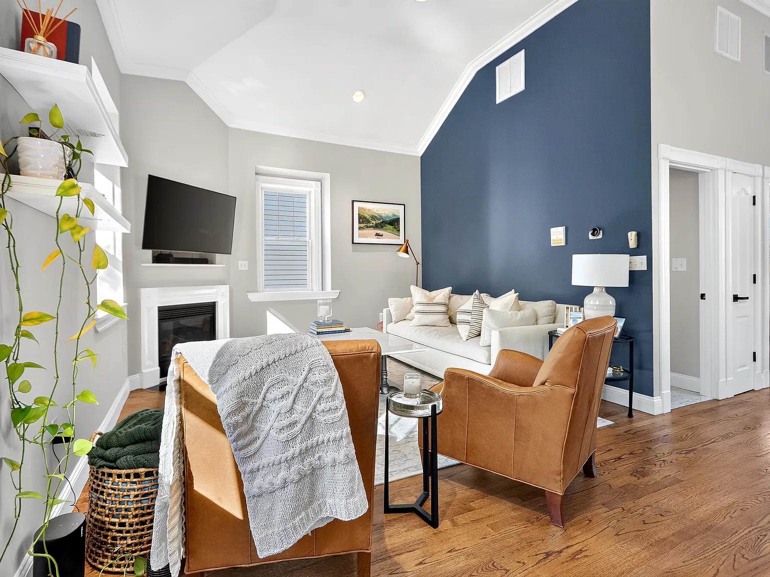 1 bed, 714 sqft, $3,900 — Photo 3