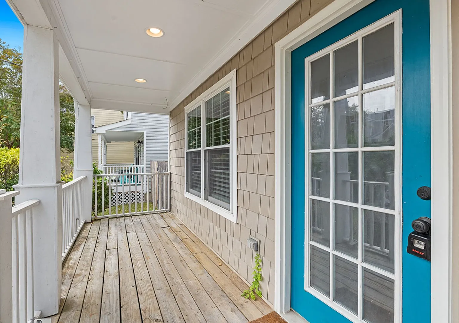 2-story rental in the Lakewood neighborhood of Virginia Beach featuring 3 bedrooms & 2.5 bathrooms! — Photo 3