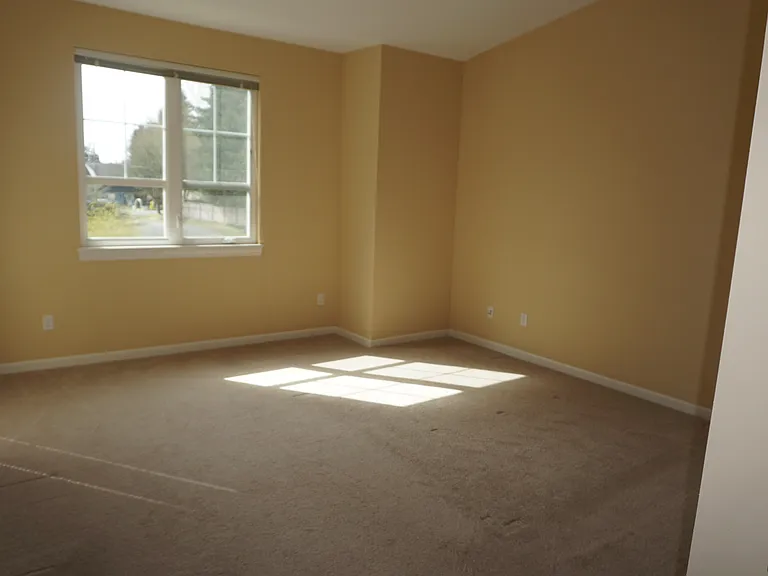 706 123rd Ave NE — Photo 12