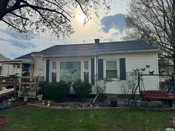 1503 Summer St, Pekin, IL 61554