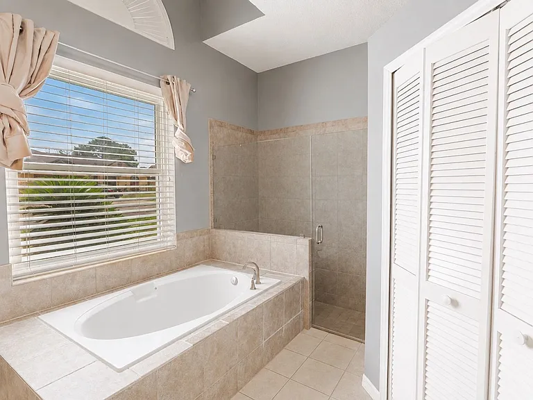 10435 Crestfield Dr — Photo 27