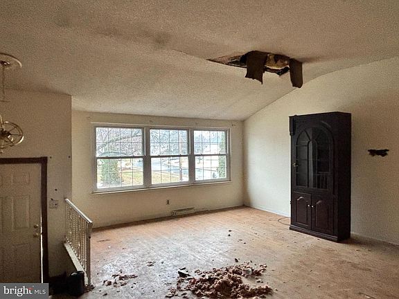 2nd image of 318 Chelten Pkwy