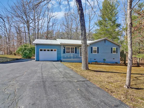 262 Mockingbird Dr, Crossville, TN 38555