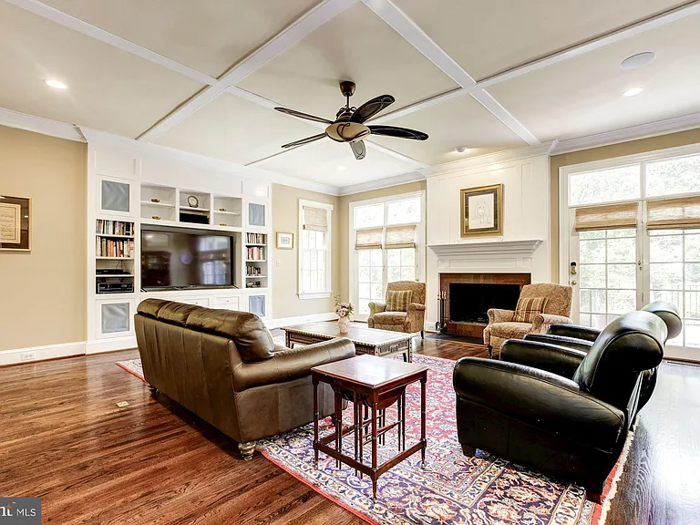 9909 Avenel Farm Dr — Photo 8