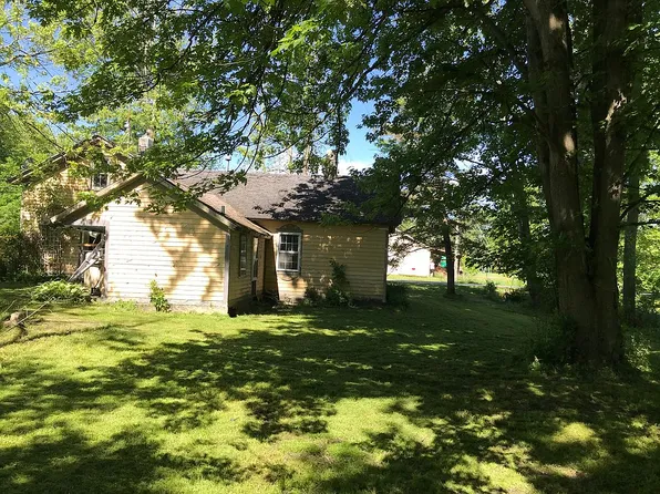 6419 Mann Rd, Akron, NY 14001