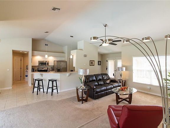 5th image of 1837 SW 49th Ln