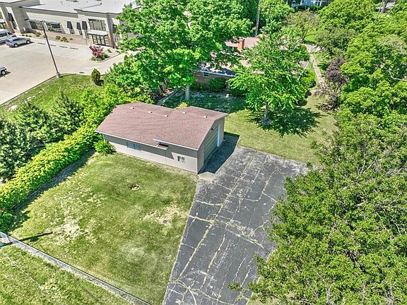 5th image of 3035 Fair Oaks Dr