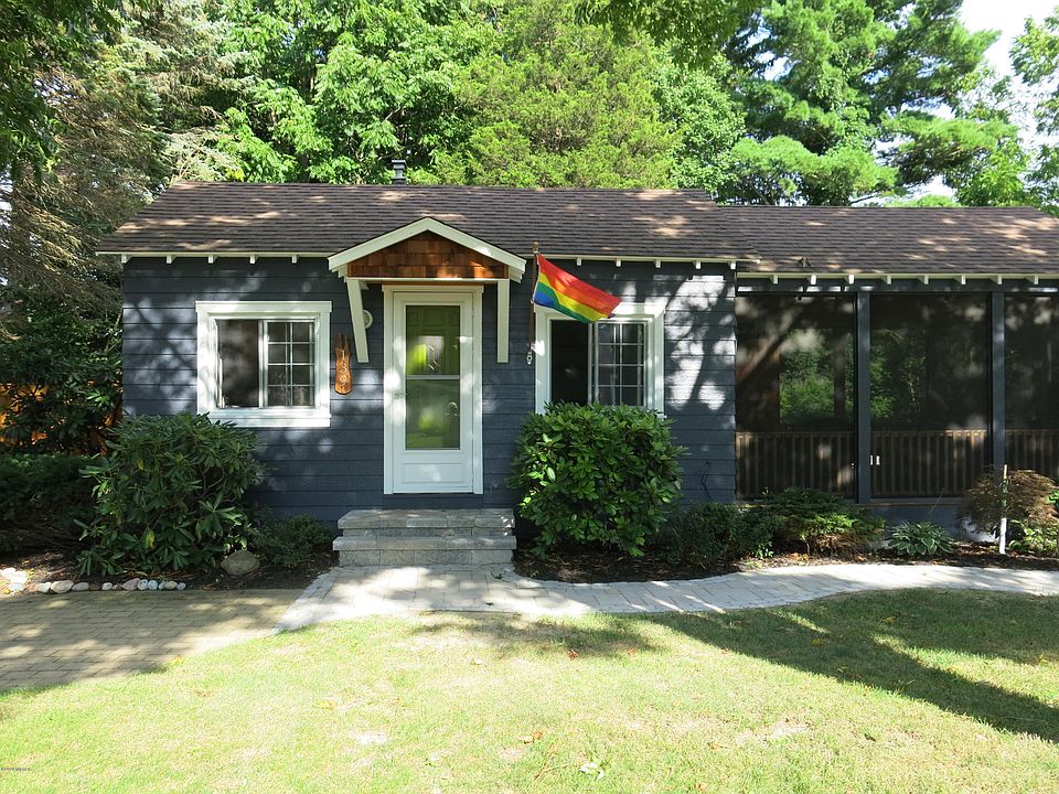 1st image of 139 Takken St