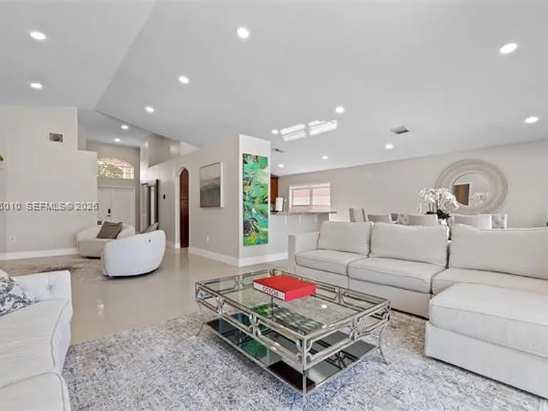 18061 SW 33rd St — Photo 12