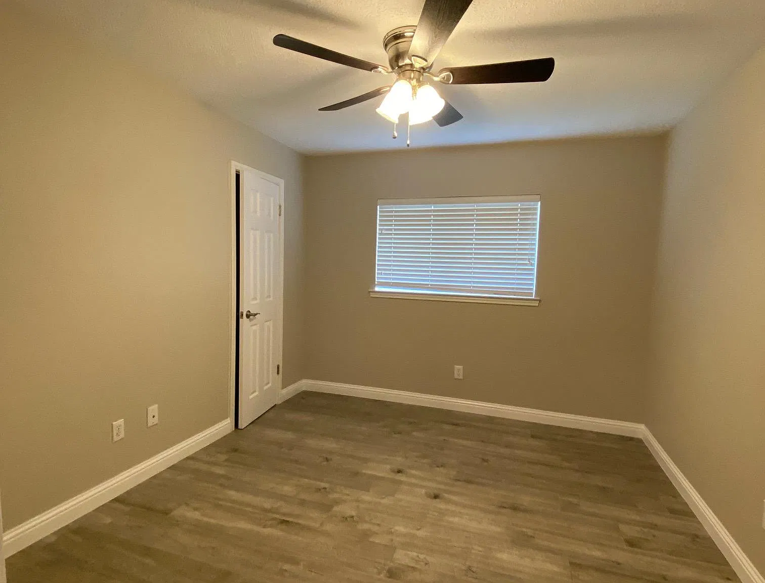 3 bed, 1655 sqft, $2,300 — Photo 4