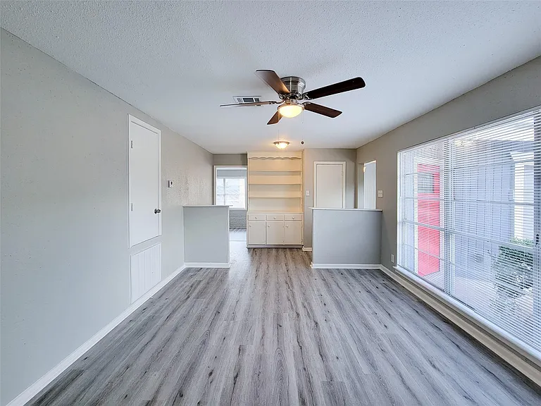 7426 Bigwood St — Photo 4