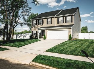 77 Golfview Dr, Sewell, NJ 08080