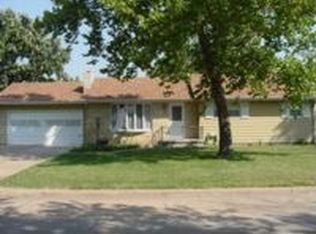 1927 Lewis St, Salina, KS 67401