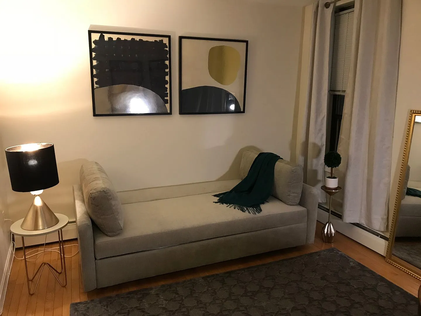 Charming 2 Bedroom-No Broker Fee — Photo 4
