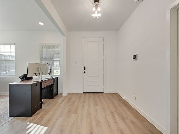 4th image of 681 Tyronza Dr