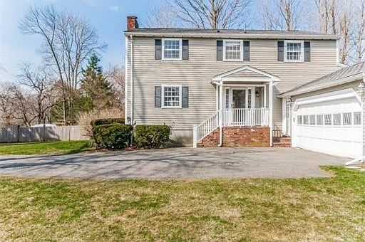 1st image of 15 Spillers Ln