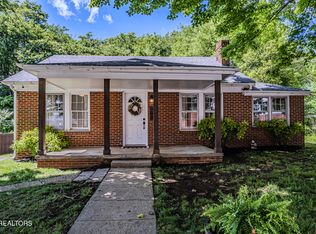 908 E Madison Ave, Athens, TN 37303