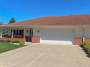 710 2nd St SE UNIT 102, Orange City, IA 51041