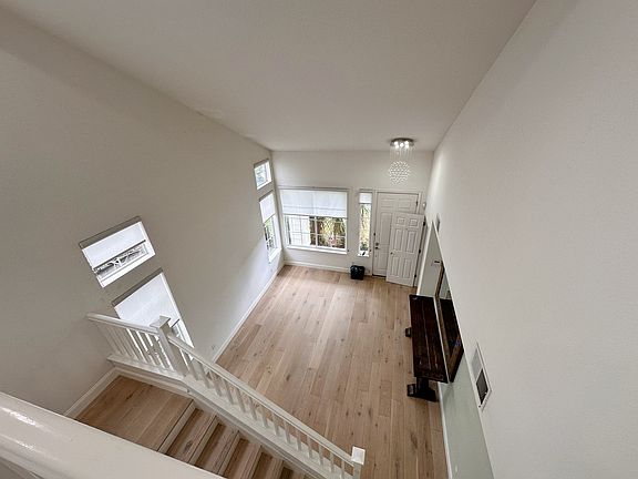 3rd image of 79 Idlewood Dr