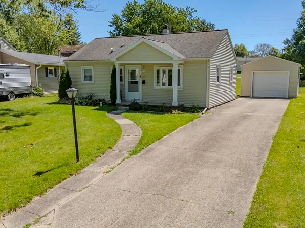 27 Broadmoor Dr, Wabash, IN 46992