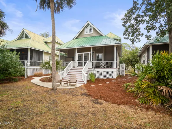 29 Davis Love Dr, Saint Helena Island, SC 29920