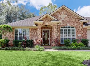 1034 S Wellsford Dr, Pearland, TX 77584