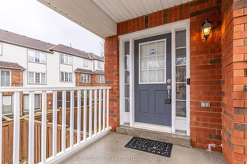 1260 Lamont Cres Photo 1