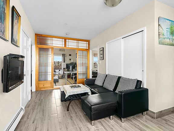 5th image of 420 42nd St APT 5C