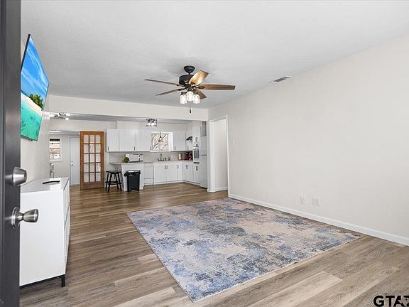 2nd image of 213 Southview Dr