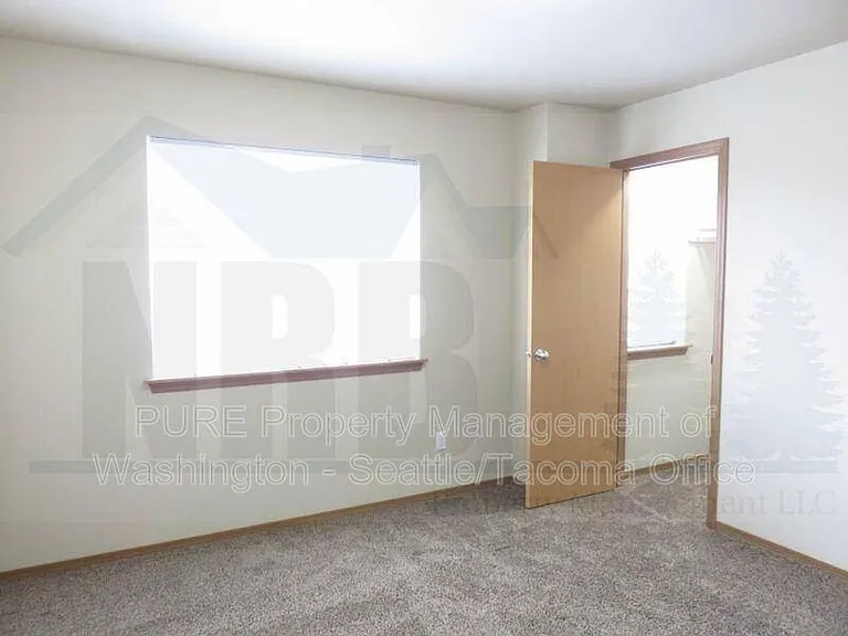 8015 Pacific Ave #20 — Photo 16