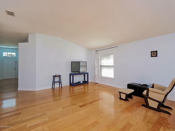 4th image of 1673 Austin Ln