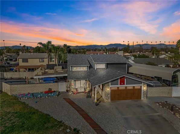 869 Fillmore Ct, Hemet, CA 92543