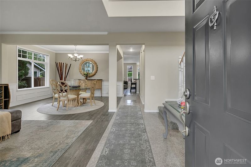 4th image of 3249 Larsen Avenue