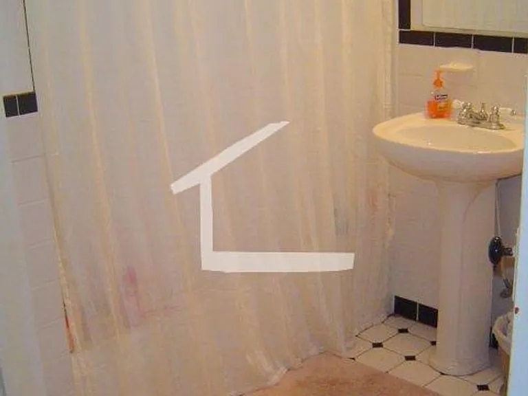 137 Brooks St #1A — Photo 8