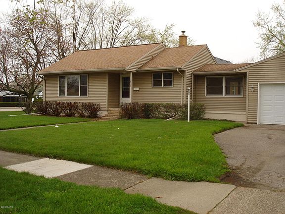 3rd image of 801 Columbia Ave