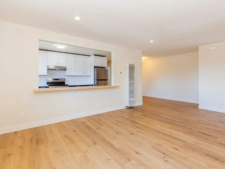 Pass through kitchen is great for entertaining