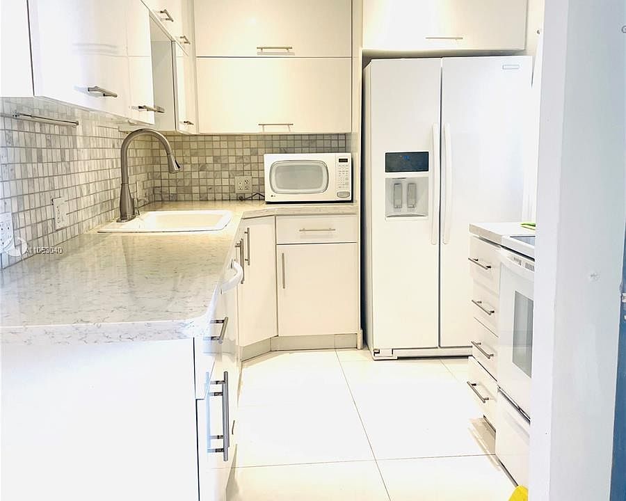 1st image of 20500 W Country Club Dr APT 712