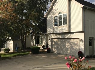 1862 Loughrey St, Liberty, MO 64068