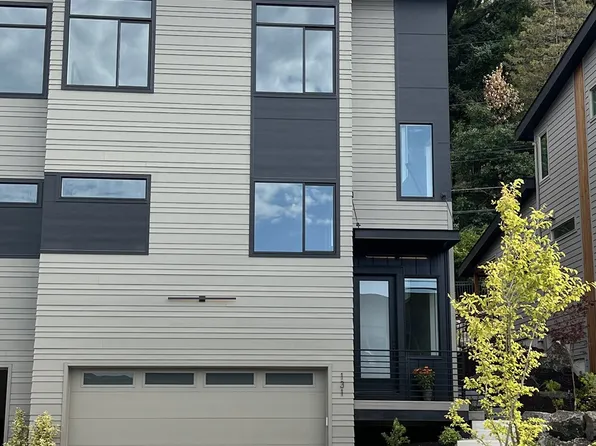 131 Shelton McMurphey Blvd, Eugene, OR 97401